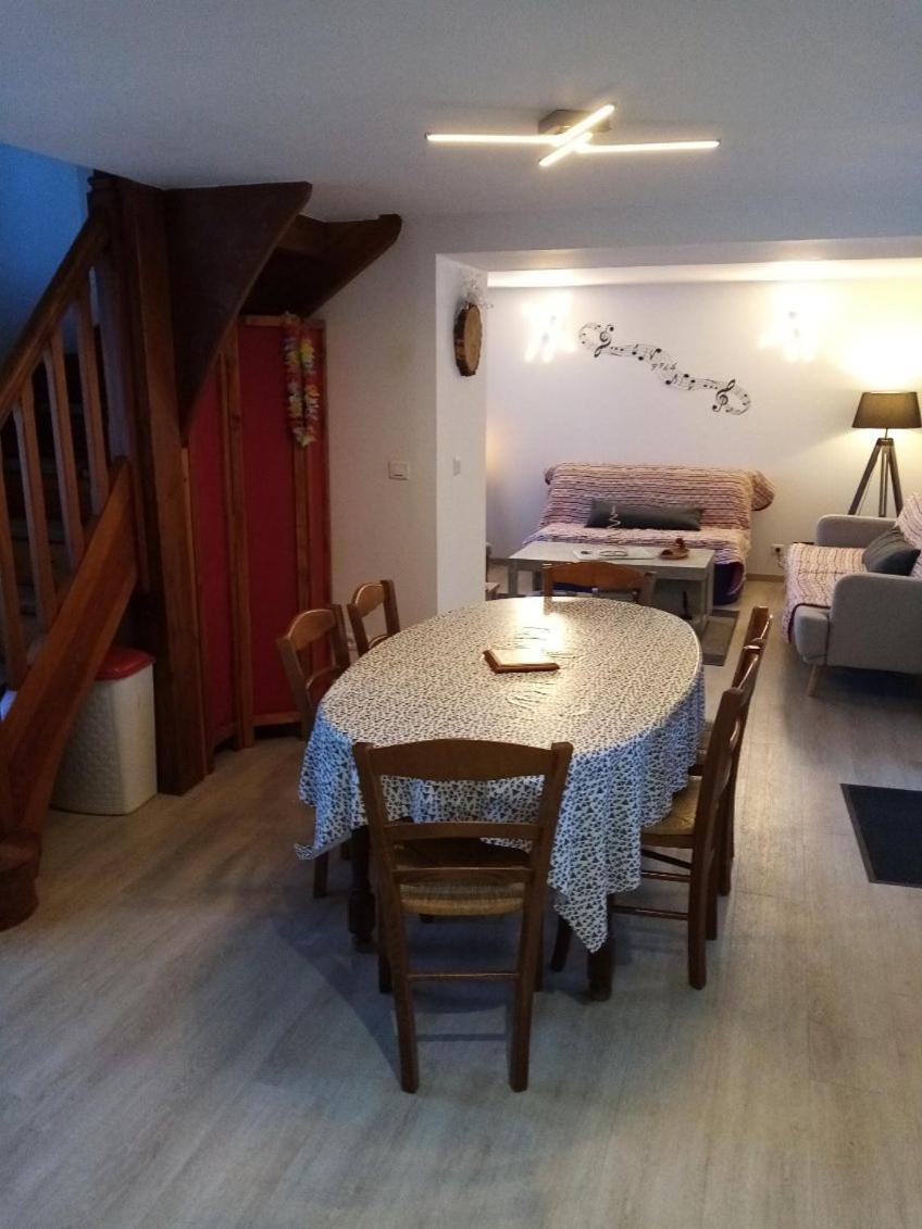 Gite Le Jaya Saint-Georges-de-Luzençon Exterior foto